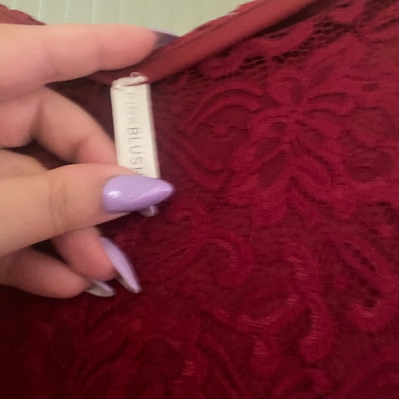 Maternity Lace Dress - Picture 3 of 4